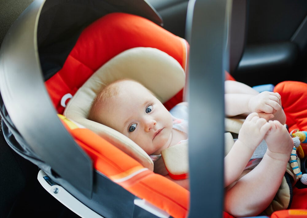 Comment occuper bébé lors d'un long trajet en voiture ?