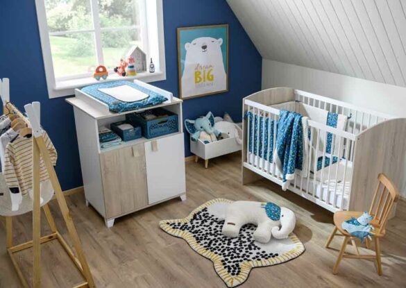 Peinture ou papier-peint pour la chambre de bébé