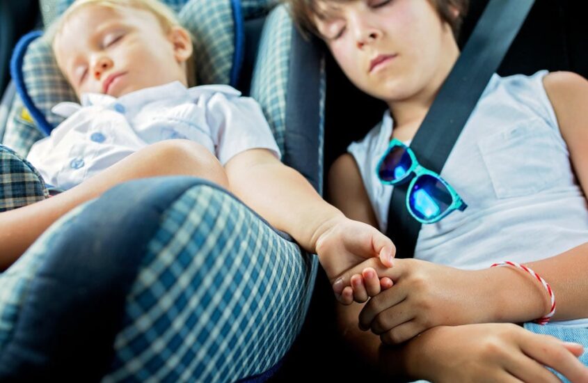 Quand et comment faire dormir bébé en voiture ? - Aubert Conseils