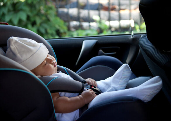 Comment organiser la première sortie de bébé ?