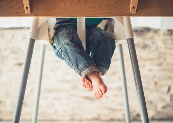Quand passer de la chaise haute au rehausseur ?