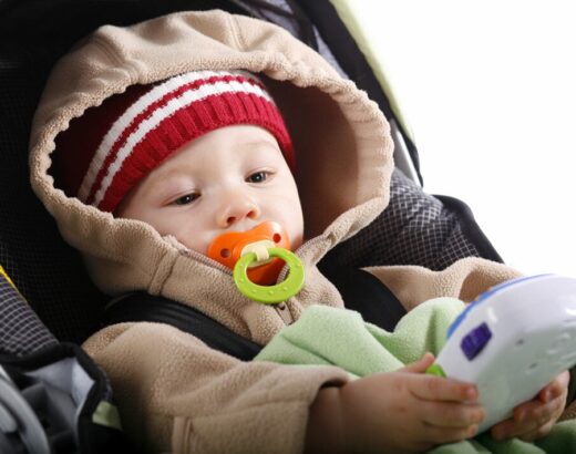 Bien habiller bébé pour le protéger du froid