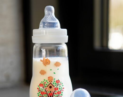 Quelle eau utiliser pour les biberons de bébé ?