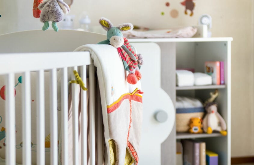 Lit pour bébé : les 6 accessoires indispensables - Aubert