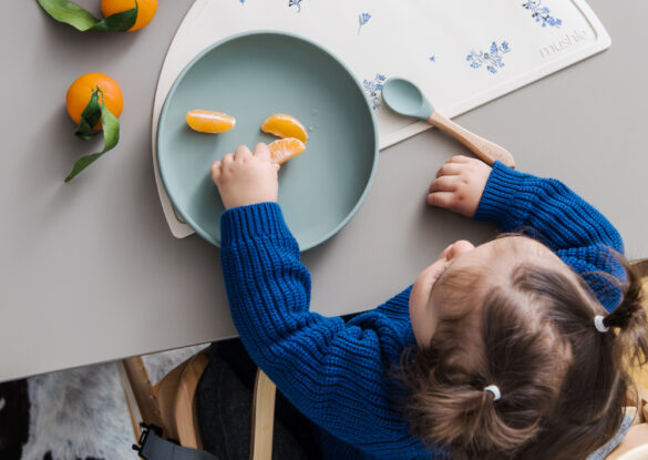 B.A-BA : apprendre bébé à manger seul
