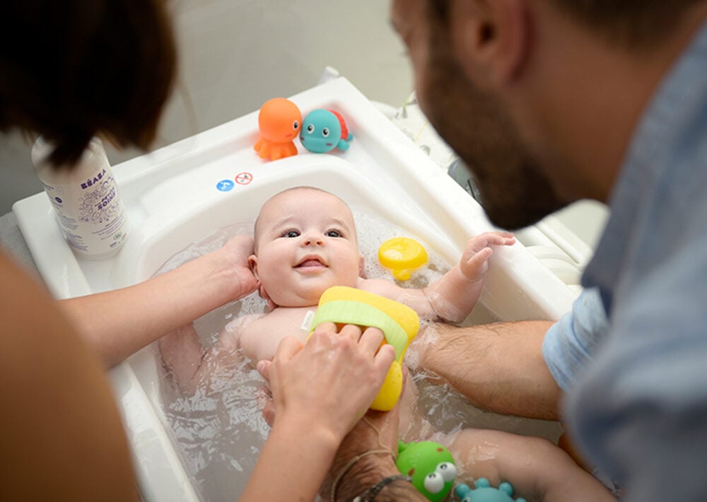 Sortie de bain : pourquoi et comment la choisir ?, Autour de bébé