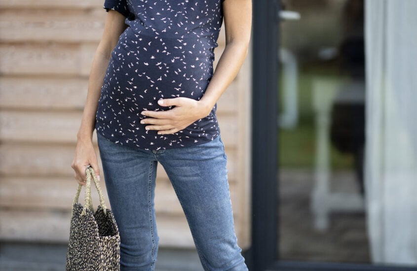 Soleil et grossesse : peut-on s’exposer enceinte ?