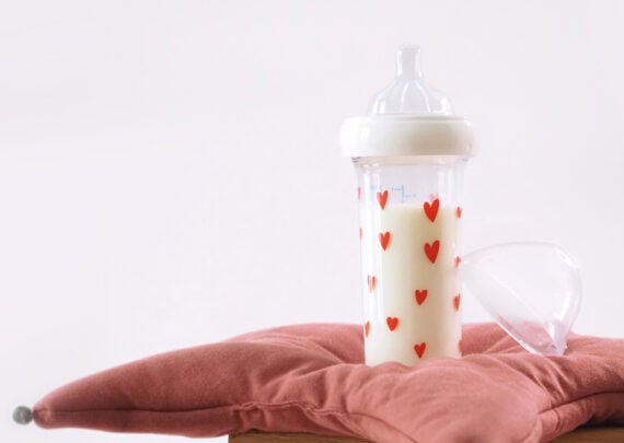 Comment donner le biberon à bébé : nos conseils