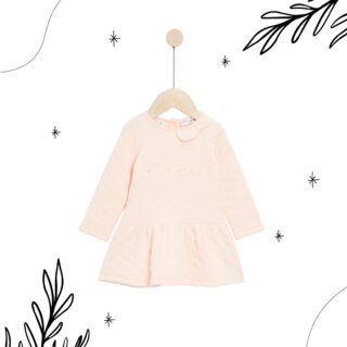 Must-have pour les fêtes de Noël !

Ajoutez une touche de style à la garde-robe de votre petit bout avec cette robe rose élégante en molleton 🎀

Découvrez toute la collection Mon Écureuil Chou de la marque Marèse en magasin et sur aubert.com 

#mode #fashion #vetementbebe #babyfashion #robebebe #puericulture #noël
