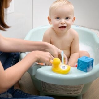 Baignoire bébé, transat et anneau de bain : quelle différence - Made in Bébé