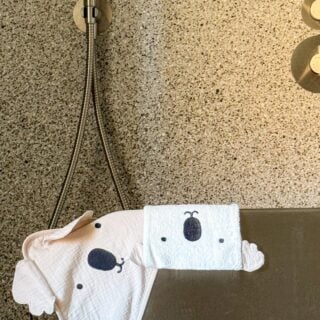 ✨ Douceur et tendresse au rendez-vous ✨

Après le bain, quoi de plus craquant que d’envelopper bébé dans ces adorables capes de bain Maïka ? 🐰💚 ou 🐨🤎
Ultra douces, grandes et moelleuses, elles transforment chaque sortie de bain en moment câlin et réconfortant 🌿🤍

Et vous, team petit lapin ou team petit koala ? 🐰🐨
Dites-le nous en commentaire ! 👇

#Maika #CapeDeBain #BainBébé #MomentsToutDoux #Aubert #Cocooning #BabyEssentials #Douceur #Tendresse