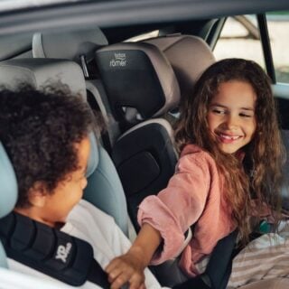 🌟 JEU CONCOURS 🌟

Aubert x Britax Römer

Tentez de remporter le siège-auto KIDFIX PRO (coloris au choix) ✨
Le KIDFIX PRO, successeur du KIDFIX i-SIZE – élu siège le plus sûr à ce jour par l’ADAC – accompagne votre enfant de 100 à 150 cm (environ 3,5 à 12 ans). Grâce à ses trois technologies de protection exclusives – XP-PAD et SecureGuard contre les chocs frontaux, SICT contre les impacts latéraux – il offre une sécurité optimale à chaque trajet. 

Pour participer, c’est très simple :
✅ Likez ce post
✅ Abonnez-vous aux comptes @aubert_france et @britaxromer_france 
✅ Mentionnez 2 amis en commentaire qui aimeraient tenter leur chance 👇

🎯 Bonus : Partagez ce concours en story pour multiplier vos chances 🏆

📅 Vous avez jusqu’au 14 octobre 2025 à minuit pour participer.
Le/la gagnant(e) sera tiré(e) au sort et annoncé(e) en commentaire.

🍀 Bonne chance à toutes et à tous ! 🍀

#JeuConcours #Concours #BritaxRomer #Aubert #KidfixPro #SécuritéEnfant #VoyagesEnFamille #SiègeAuto