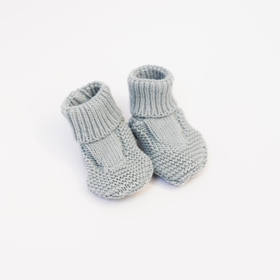 Chaussons Tricot Petits Chats Bleu Danube 1 mois de La Manufacture de Layette