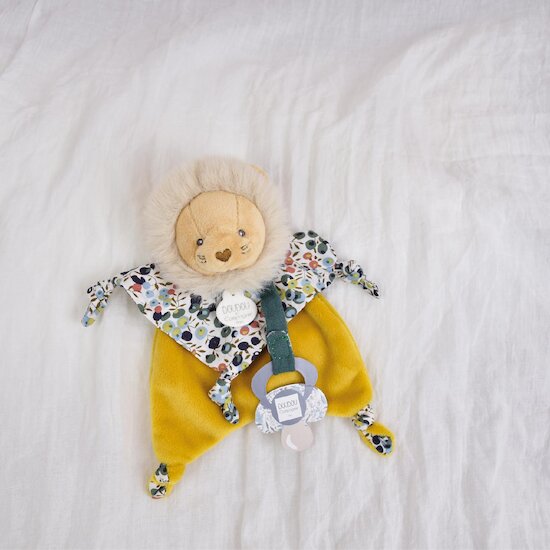 Les Boh'aime Doudou attache sucette Lion 20 cm de Doudou et Compagnie Les Boh'aime Doudou attache sucette Lion 20 cm de Doudou et Compagnie