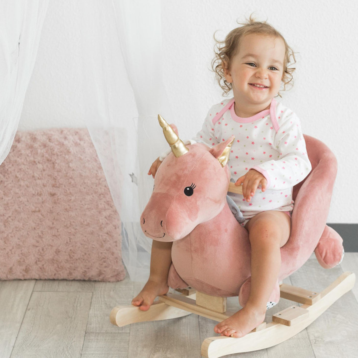 Ophelia La Licorne A Bascule Rose Dore De Trois Kilos Sept Bascules Aubert Ophelia La Licorne A Bascule Rose Dore De Trois Kilos Sept Bascules Aubert