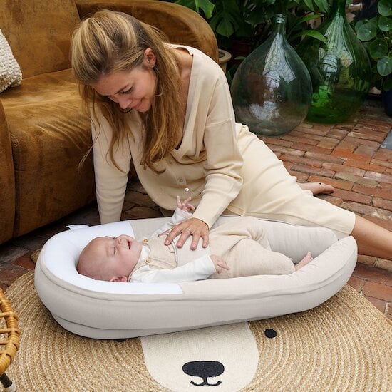 Réducteur nouveau-né doomoo Cocoon  Sand  de Babymoov