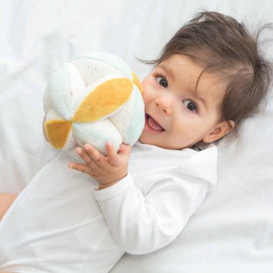 Au large de Nova Balle sensorielle   de Trois Kilos Sept