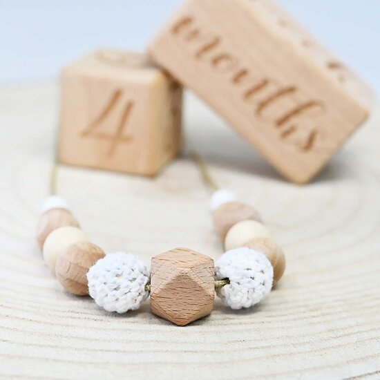 Collier d'allaitement et de portage Blanc tissu et bois  de Irréversible