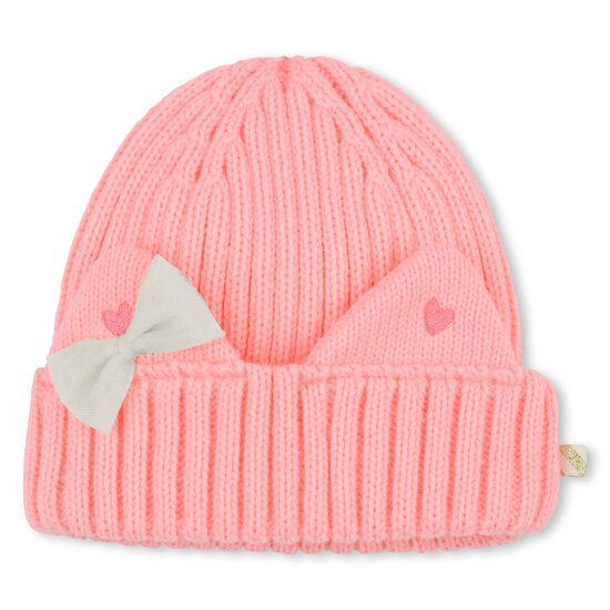 Bonnet tricot à oreilles et broderies coeurs avec nœud Bonnet tricot à oreilles et broderies coeurs avec nœud