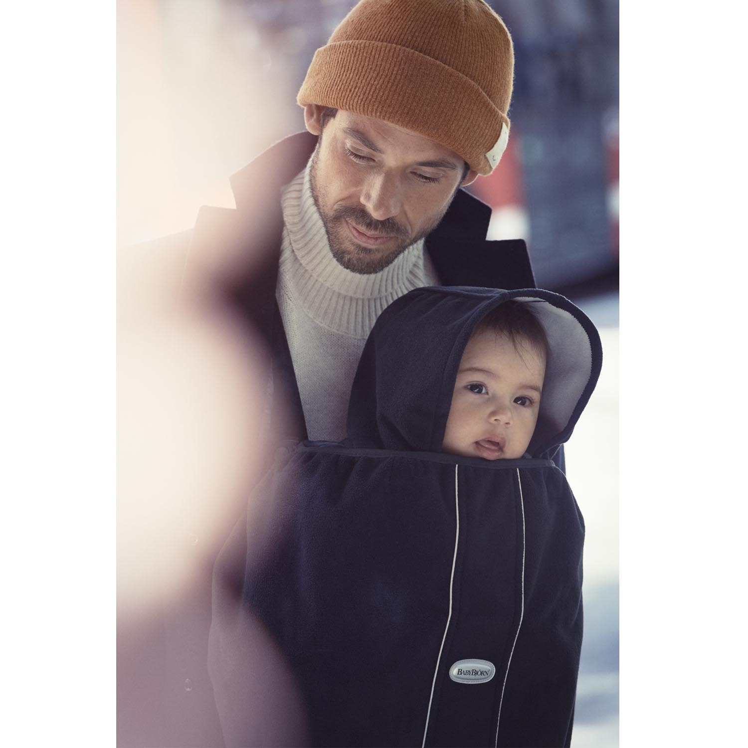 Cape Pour Porte Bebe Noire De Babybjorn Accessoires Aubert