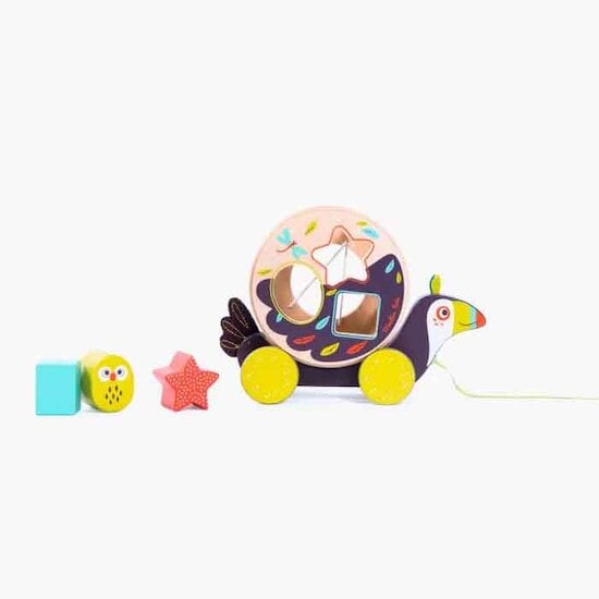 Dans la jungle Boîte à formes à tirer Pakou  de Moulin Roty Dans la jungle Boîte à formes à tirer Pakou  de Moulin Roty