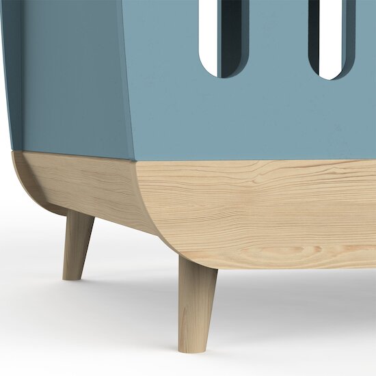 Firmiana Lit Bébé Bleu Orage / Bois Naturel 60 x 120 cm de CBA Meubles Firmiana Lit Bébé Bleu Orage / Bois Naturel 60 x 120 cm de CBA Meubles