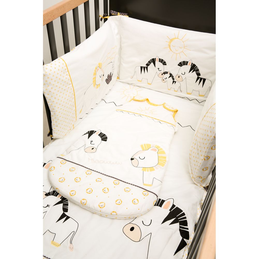 Pluche Et Pompon Tour De Lit Blanc Jaune De Sauthon Baby S Sweet Home Tours De Lit Aubert