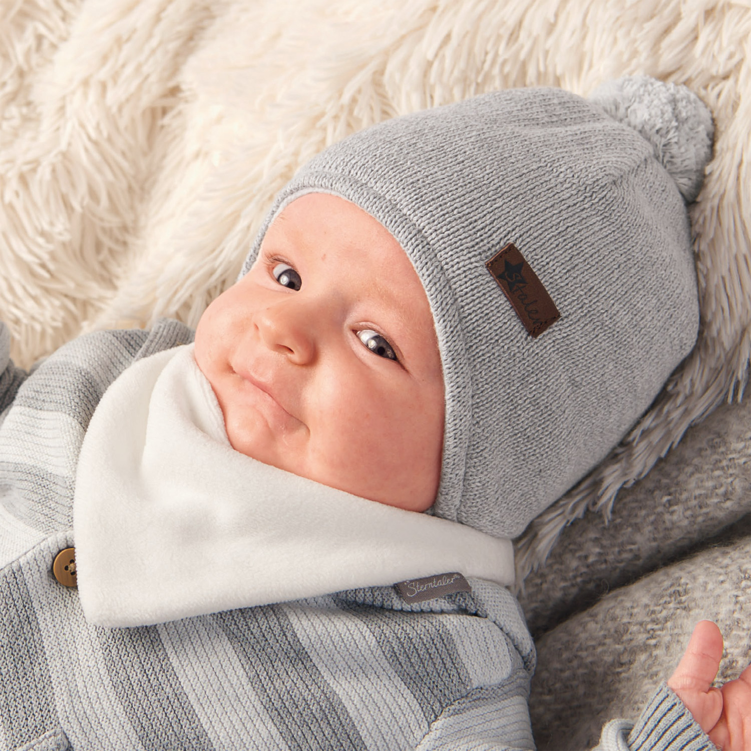 Bonnet Bebe Tricote Avec Pompon De Sterntaler Bonnets Garcon Aubert Bonnet Bebe Tricote Avec Pompon De Sterntaler Bonnets Garcon Aubert