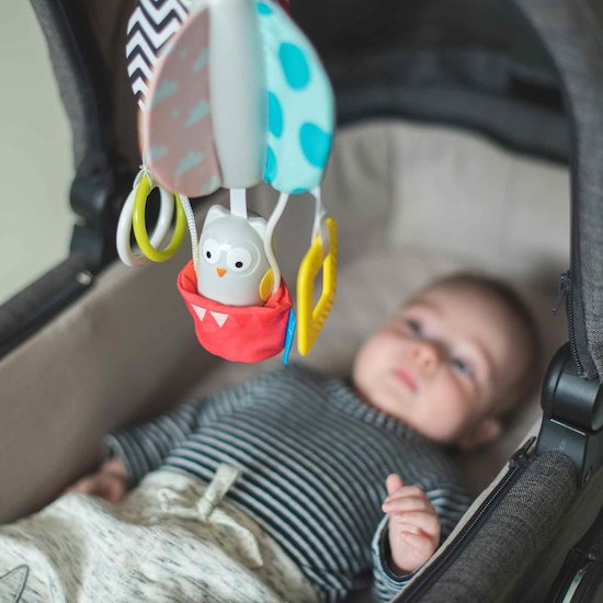 Mobile Pour Voiture De Taf Toys Mobiles De Voyages Aubert