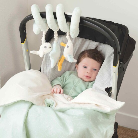 Au large de Nova Spirale d’activités bébé   de Trois Kilos Sept Au large de Nova Spirale d’activités bébé   de Trois Kilos Sept