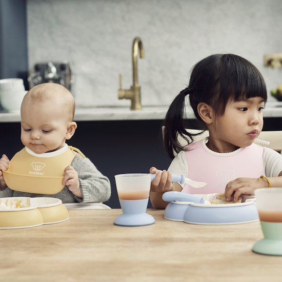 Bavoir souple Rose  de BabyBjörn