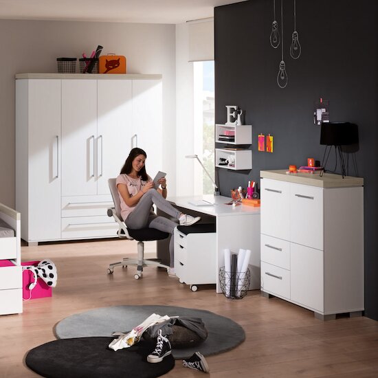 Kira Armoire 4 portes 2 tiroirs Blanc craie / Chêne Nautik  de Paidi Kira Armoire 4 portes 2 tiroirs Blanc craie / Chêne Nautik  de Paidi
