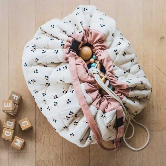 Après la pluie Tapis de jeu + sac Rose  de Moulin Roty Après la pluie Tapis de jeu + sac Rose  de Moulin Roty