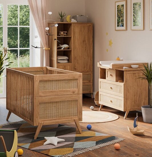 Chambre Marelia : Lit bébé 70x140 cm + Armoire + Commode   de Théo Chambre Marelia : Lit bébé 70x140 cm + Armoire + Commode   de Théo