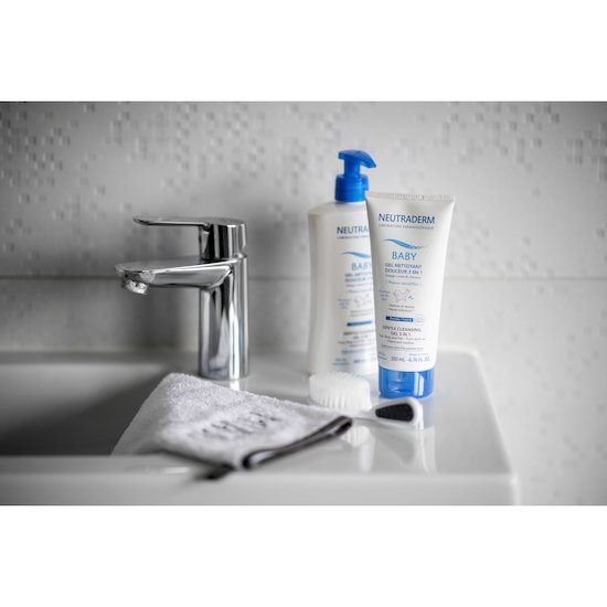Gel nettoyant douceur 3 en 1   de Neutraderm