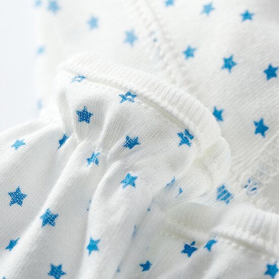 Lot Bonnet + Moufles en coton bio Marshmallow  de Petit Bateau Lot Bonnet + Moufles en coton bio Marshmallow  de Petit Bateau