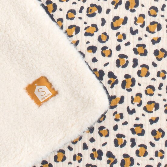 Couverture bébé en gaze de coton et Sherpa Léopard Beige  de Sauthon Baby Déco Couverture bébé en gaze de coton et Sherpa Léopard Beige  de Sauthon Baby Déco