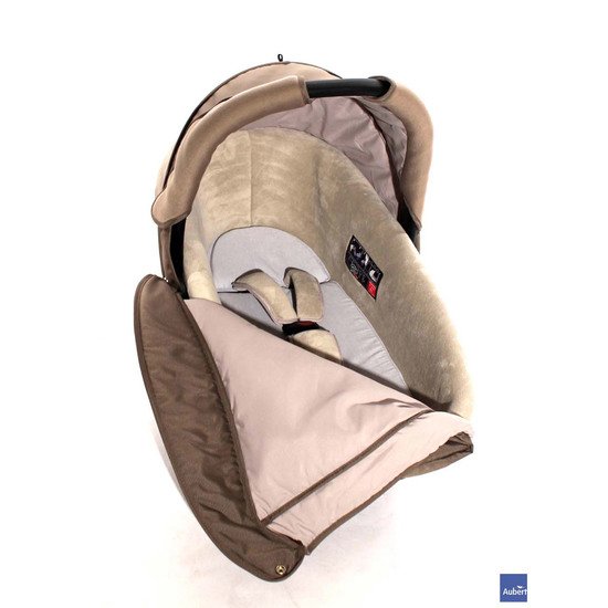 Nacelle Compacte Earth Brown De Bebe Confort Nacelle Auto Groupe 0 10kg Aubert Nacelle Compacte Earth Brown De Bebe Confort Nacelle Auto Groupe 0 10kg Aubert