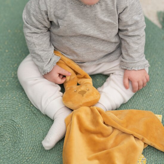 Lapidou maxi doudou Ocre  de Nattou Lapidou maxi doudou Ocre  de Nattou