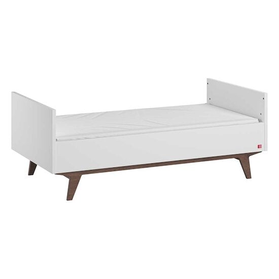 Mid2 Lit bébé évolutif Blanc / Noix 70 x 140 cm de Vox Mid2 Lit bébé évolutif Blanc / Noix 70 x 140 cm de Vox