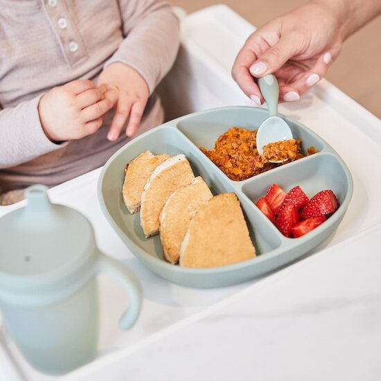 Assiette en silicone avec couvercle Sauge  de B.Box