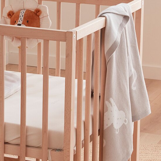 Babou & Kendi Couverture en tricot Gris Clair  de Noukies Babou & Kendi Couverture en tricot Gris Clair  de Noukies