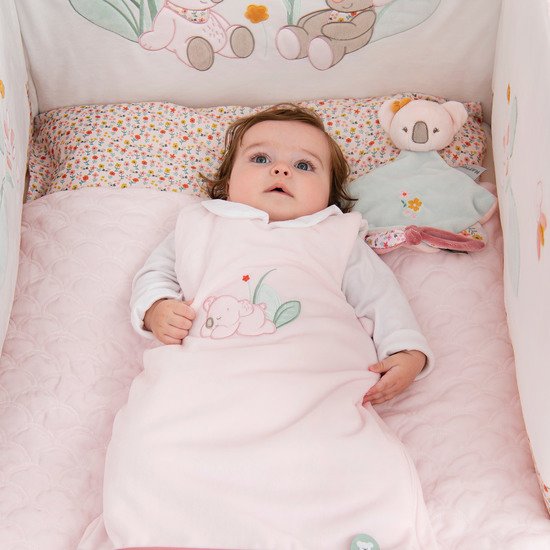 Iris & Lali couverture Rose 100 x 135 cm de Nattou Iris & Lali couverture Rose 100 x 135 cm de Nattou