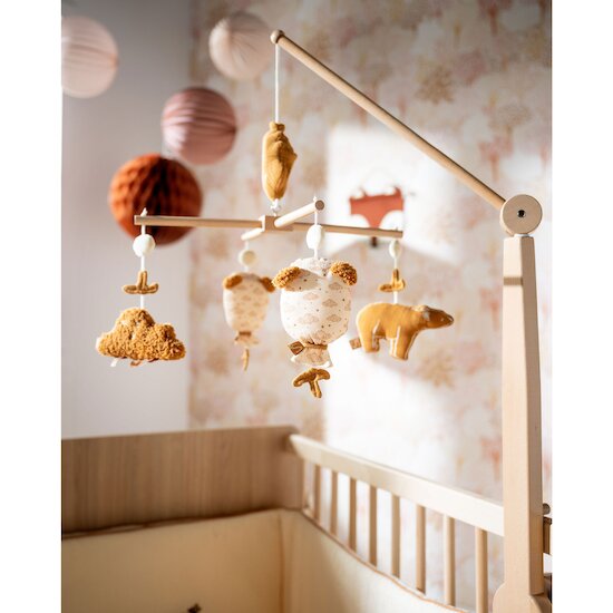 Orsino Mobile Musical Vanille / Camel  de Sauthon Baby Déco Orsino Mobile Musical Vanille / Camel  de Sauthon Baby Déco