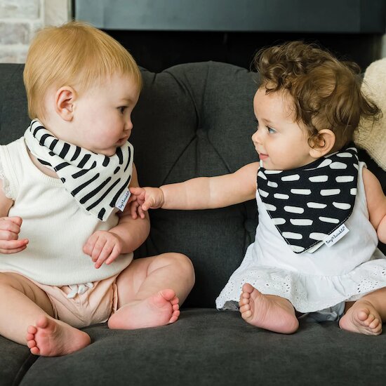 Lot de 2 Bavoirs Bandana Noir & blanc  de Tiny Twinkle Lot de 2 Bavoirs Bandana Noir & blanc  de Tiny Twinkle