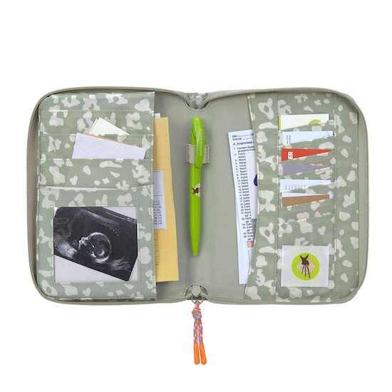 Pochette carnet de santé Leo kaki clair  de Lässig Pochette carnet de santé Leo kaki clair  de Lässig