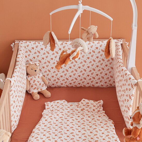 Babou & Kendi Tour de lit Léopard en Mousseline de Coton Kendi  de Noukies Babou & Kendi Tour de lit Léopard en Mousseline de Coton Kendi  de Noukies